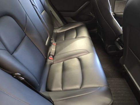 Used 2023 Tesla Model 3 Standard Range RWD image 9