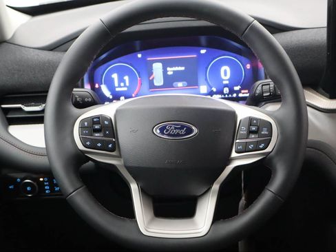 New 2026 Ford Explorer Active w/ Active Comfort Package AWD/4WD image 12