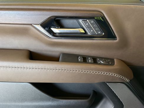 New 2026 GMC Yukon Denali Ultimate AWD/4WD image 12