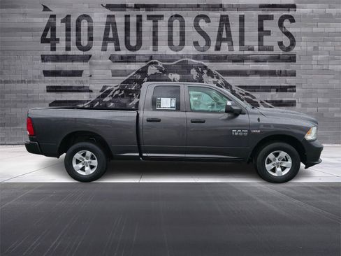 Used 2017 RAM 1500 Express image 2