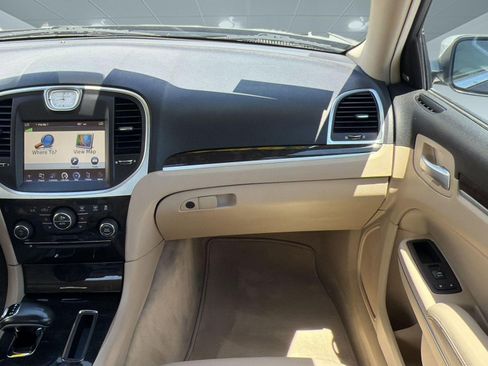 Used 2012 Chrysler 300 Limited RWD image 26