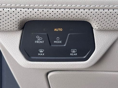 Used 2024 Volkswagen Atlas SEL Premium R-Line AWD/4WD image 30