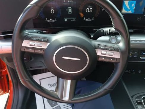 Used 2025 Hyundai Kona SEL AWD/4WD image 16