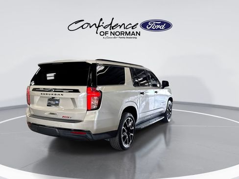 Used 2023 Chevrolet Suburban RST w/ Luxury Package RWD image 8