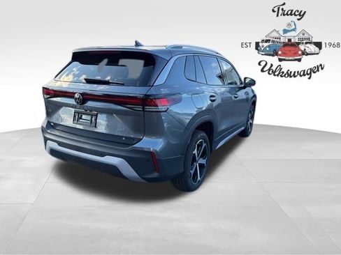 New 2026 Volkswagen Tiguan SE image 7