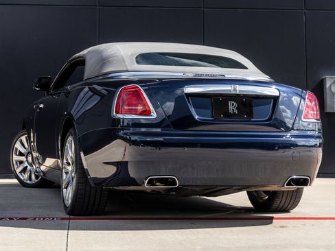 Used 2016 Rolls-Royce Dawn RWD image 9