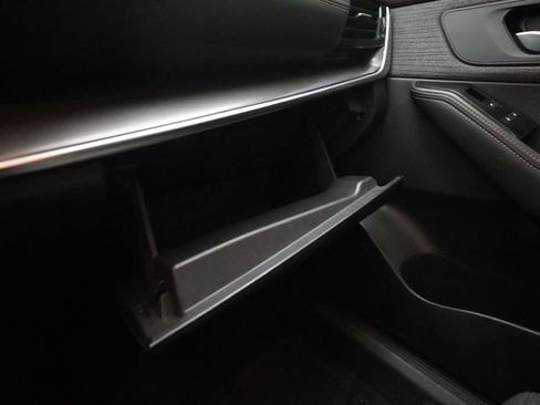 Used 2023 Nissan Rogue SV image 31