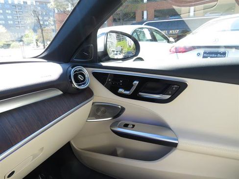 Used 2025 Mercedes-Benz C 300 4MATIC Sedan image 18