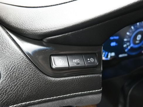 Used 2018 Cadillac Escalade ESV Luxury image 31