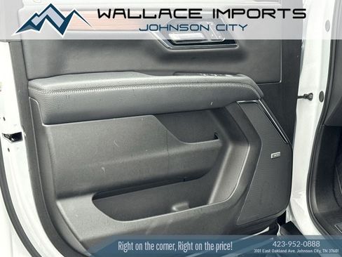 Used 2025 GMC Yukon Denali AWD/4WD image 13