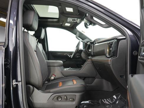 Used 2024 GMC Sierra 3500 AT4 w/ AT4 Premium Plus Package AWD/4WD image 11