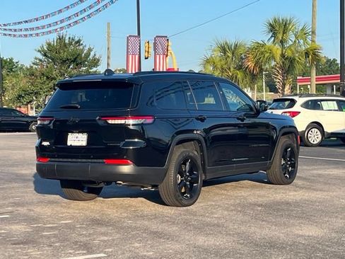 Used 2025 Jeep Grand Cherokee L Limited w/ Black Appearance Package RWD image 3