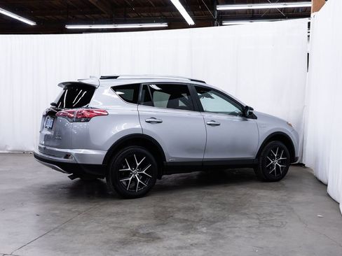 Used 2018 Toyota RAV4 SE w/ Advanced Technology Package AWD/4WD image 6