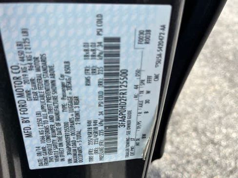 Used 2015 Ford Fusion SE w/ Equipment Group 202A FWD image 9