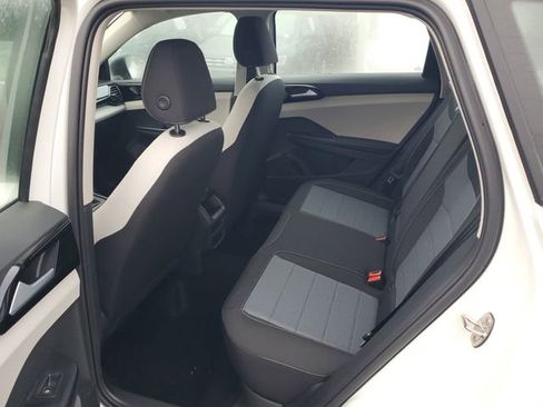 New 2026 Volkswagen Taos S image 9