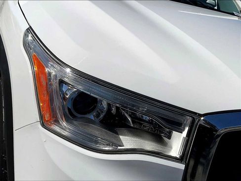 Used 2019 GMC Acadia SLE FWD image 29