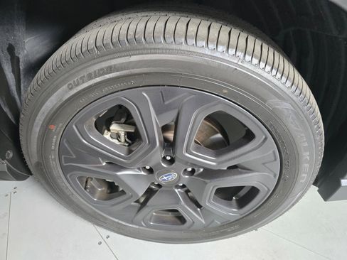 Used 2025 Subaru Ascent Bronze Edition image 13