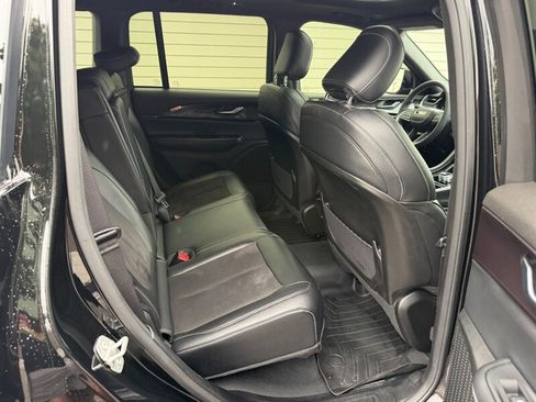 Used 2023 Jeep Grand Cherokee Altitude AWD/4WD image 28