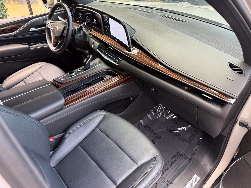 Used 2023 Cadillac Escalade Luxury RWD image 35