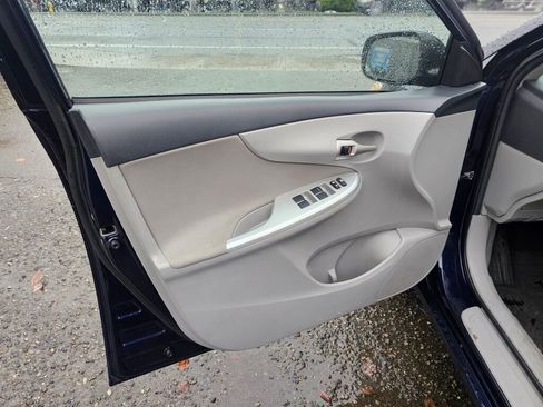 Used 2013 Toyota Corolla LE Special Edition image 23