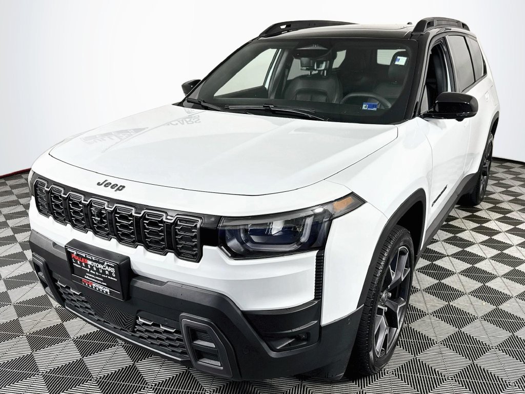 Used 2026 Jeep Cherokee Overland w/ Advanced Pro Tech Group AWD/4WD image 3