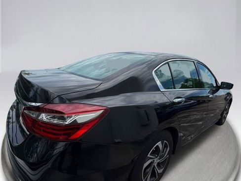 Used 2017 Honda Accord LX image 11