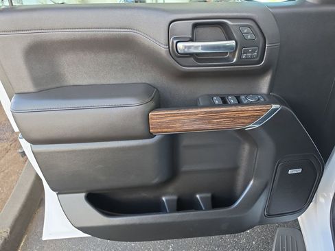 Certified 2019 Chevrolet Silverado 1500 High Country w/ Z71 Off-Road Package AWD/4WD image 27