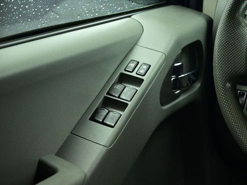 Used 2019 Nissan Frontier SV image 41