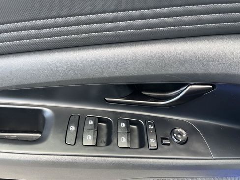 Used 2025 Hyundai Elantra Sport FWD image 15