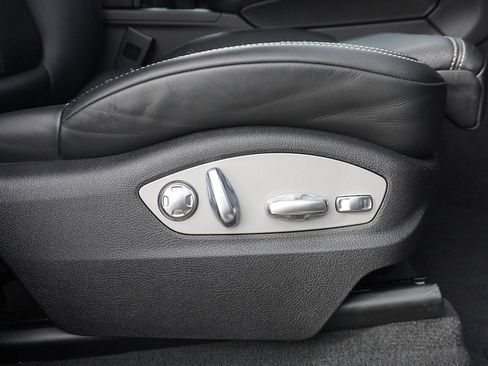 Used 2022 Porsche Macan image 34