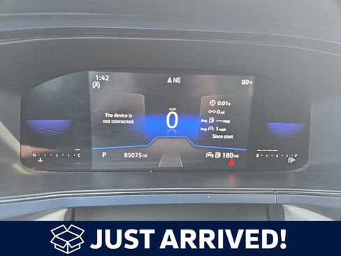 Used 2023 Volkswagen Taos SE w/ Panoramic Sunroof Package FWD image 1