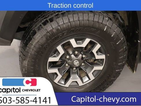 Used 2022 Toyota Tacoma TRD Off-Road image 8