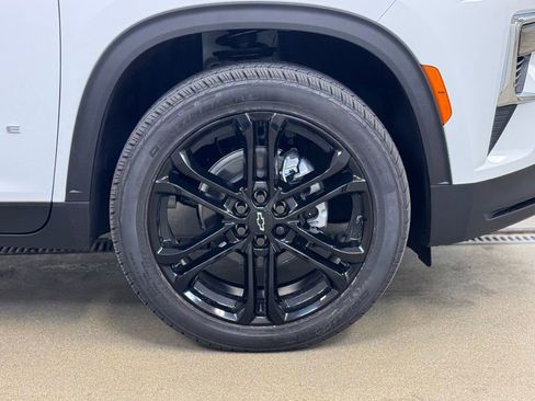 New 2026 Chevrolet Traverse LT w/ Driver Confidence Package FWD image 4