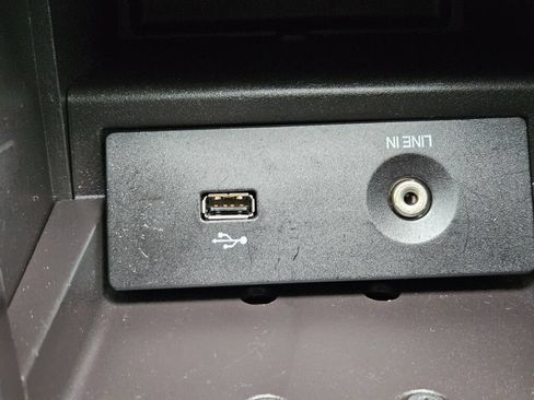 Used 2013 Ford Focus SE FWD image 26