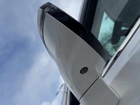 Certified 2022 Buick Enclave Avenir w/ Avenir Technology Package image 12