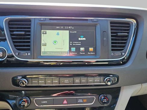 Used 2016 Kia Sedona SX image 22