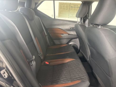 Used 2022 Nissan Kicks SR image 23