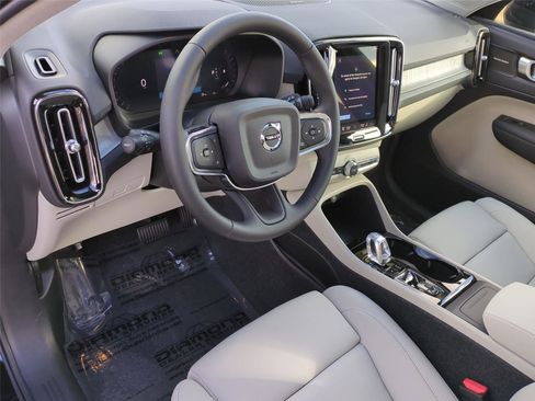 New 2026 Volvo XC40 B5 Ultra w/ Protection Package Premier image 9