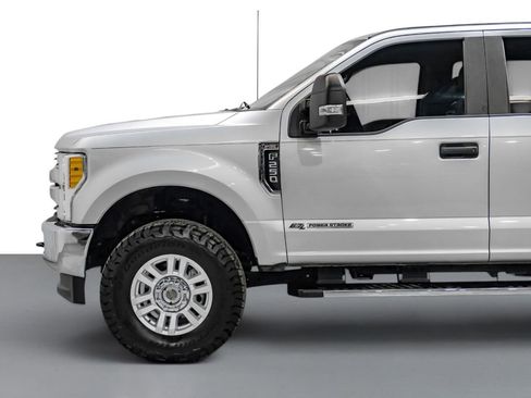 Used 2019 Ford F250 XL w/ STX Appearance Package AWD/4WD image 10