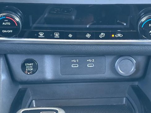 Used 2025 Nissan Rogue SV AWD/4WD image 16