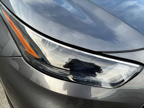 Used 2024 Toyota Highlander LE AWD/4WD image 31