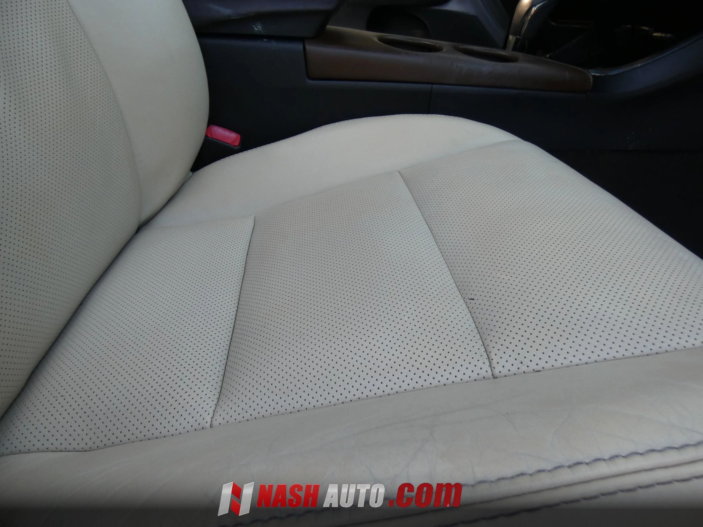 Used 2013 Toyota Avalon Limited FWD image 29