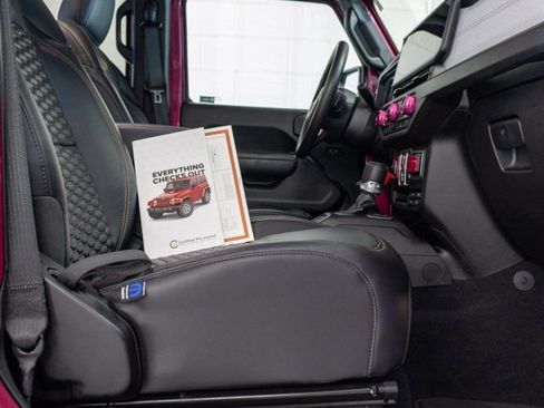 Certified 2024 Jeep Gladiator Sport image 5