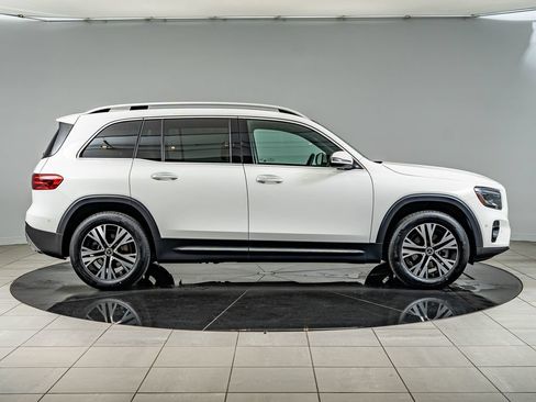Certified 2026 Mercedes-Benz GLB 250 4MATIC image 4
