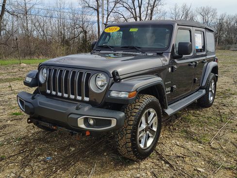Used 2018 Jeep Wrangler Unlimited Sahara AWD/4WD image 1