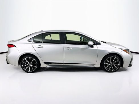 Used 2022 Toyota Corolla SE image 6