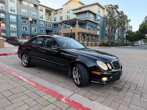 Used 2009 Mercedes-Benz E 550 Sedan image 11