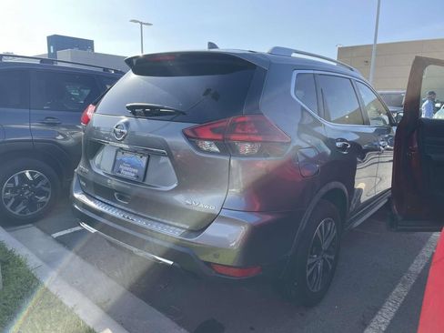 Used 2019 Nissan Rogue SV w/ Premium Package AWD/4WD image 4