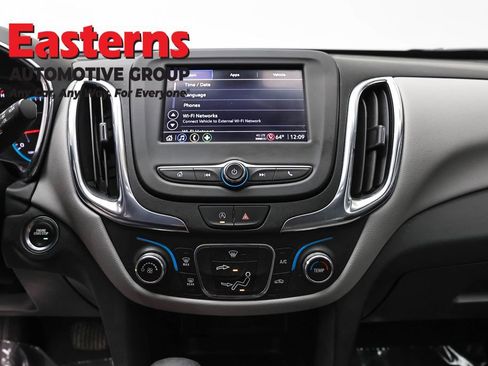 Used 2022 Chevrolet Equinox LS AWD/4WD image 12