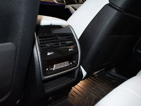 Certified 2023 BMW X5 xDrive40i w/ Executive Package image 24